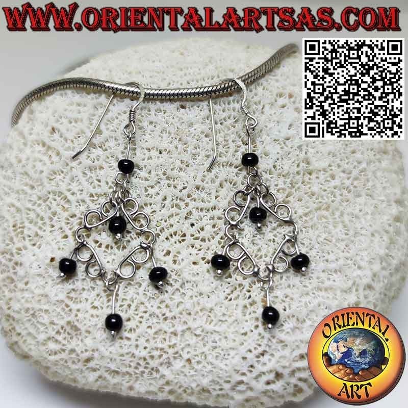 Pendientes elaborados con hilo de plata 925 y cinco esferas de ónix colgantes
