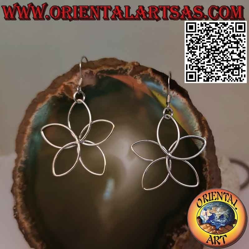 Daisy-shaped earrings made with 925‰ silver wire