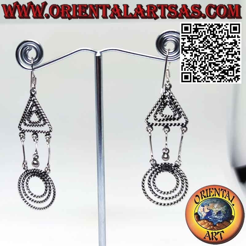 Aretes de triángulos y círculos hechos con alambre trenzado de plata