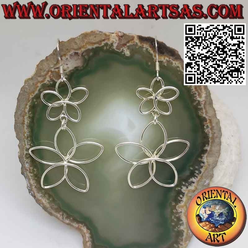 Orecchini con 2 margherite pendenti realizzati con filo in argento 925‰