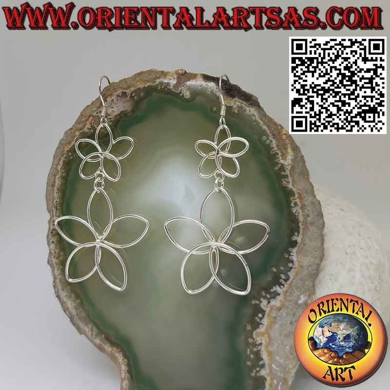 Orecchini con 2 margherite pendenti realizzati con filo in argento 925‰