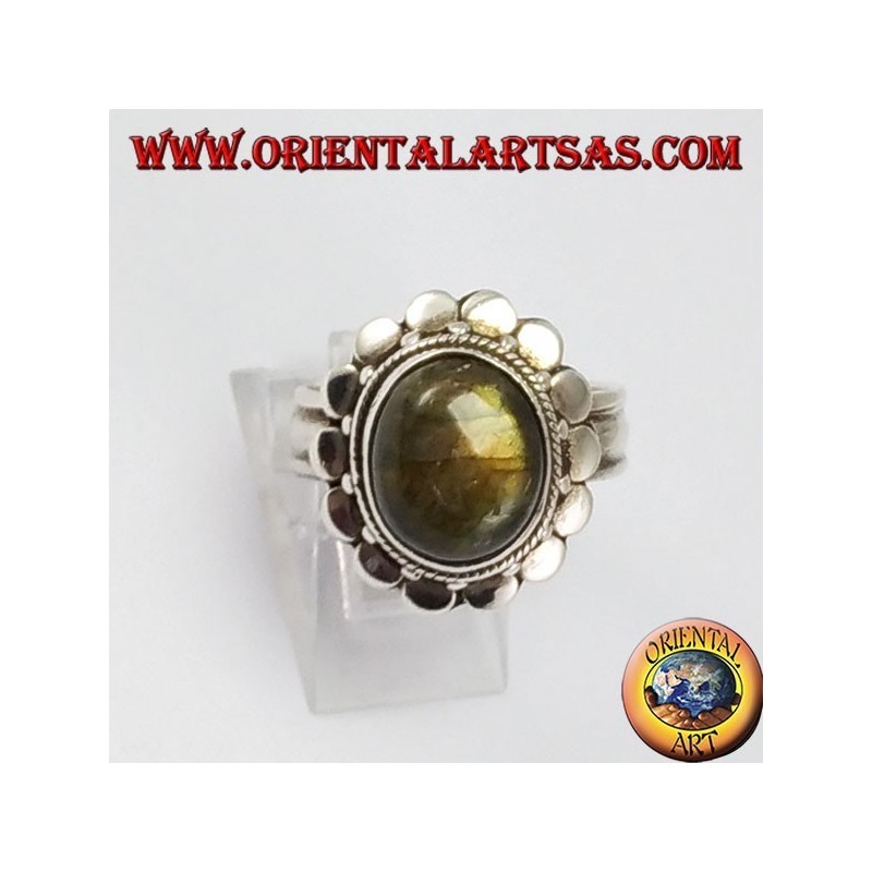 Silberring mit Rand besetzt mit ovalem labradorite