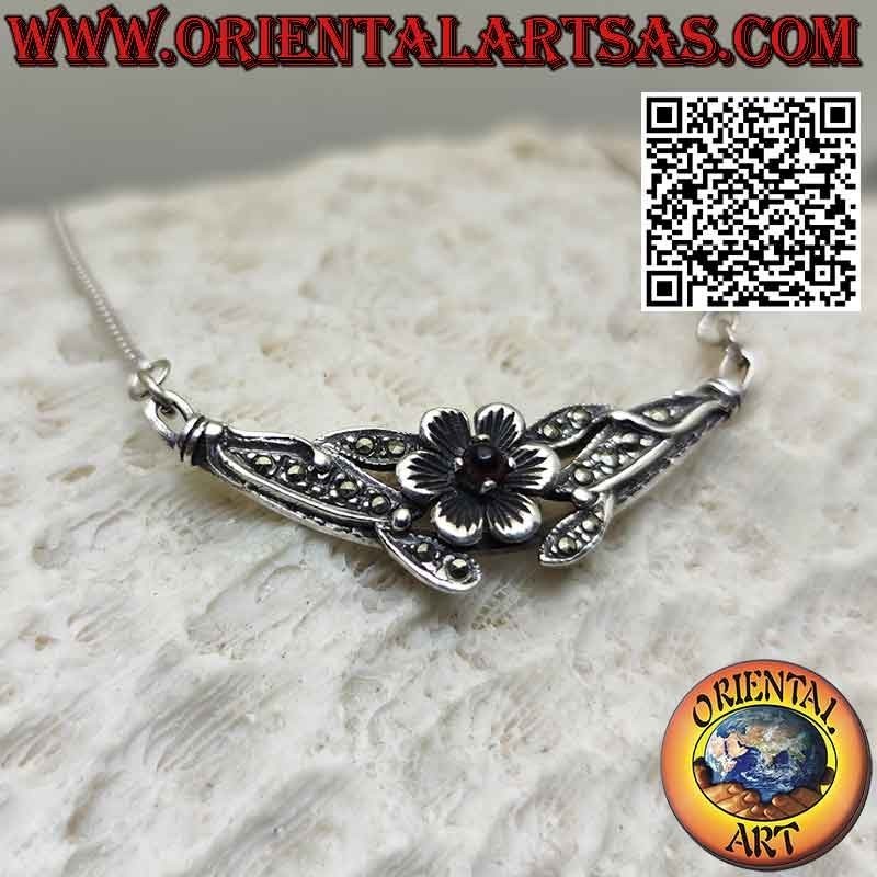 Collana in argento 925 con una rosa con granato al centro e marcassite