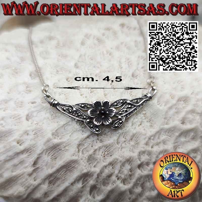 Collier en argent 925 avec une rose avec grenat au centre et marcassite