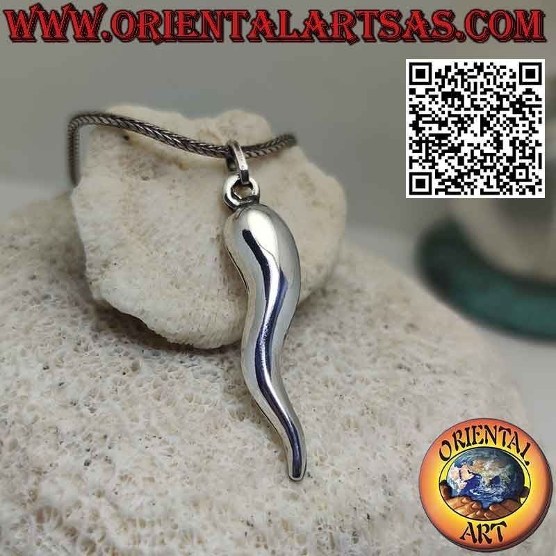 Pendentif en argent avec corne porte-bonheur contre le mauvais œil