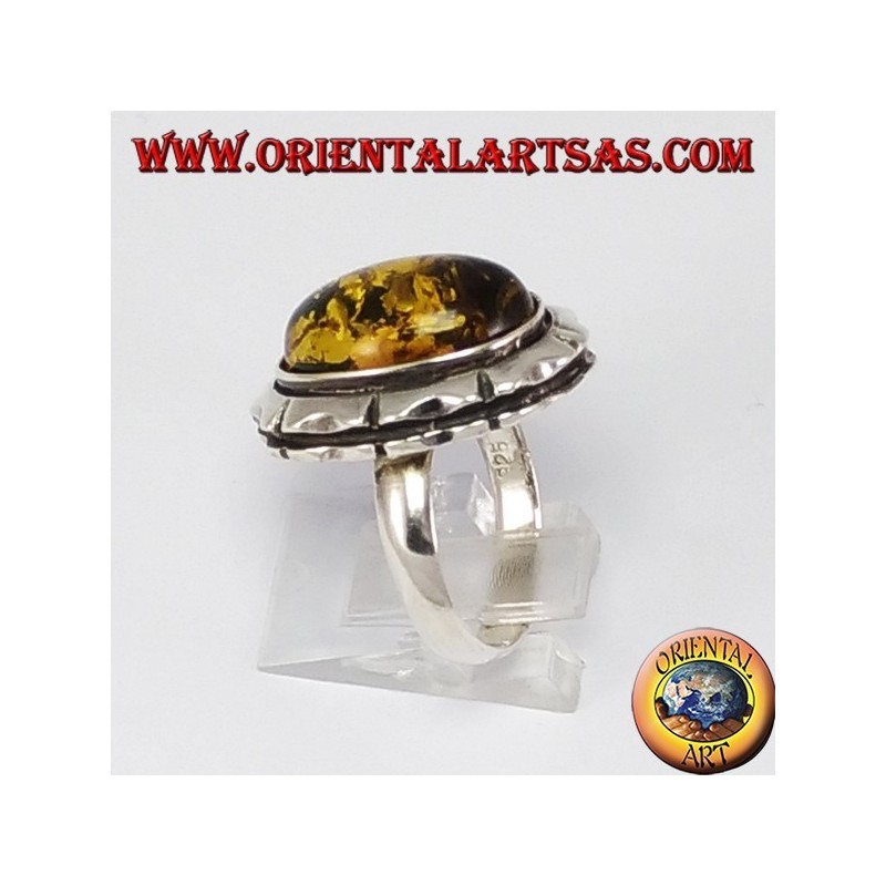 Anello d'argento con Ambra verde ovale grande