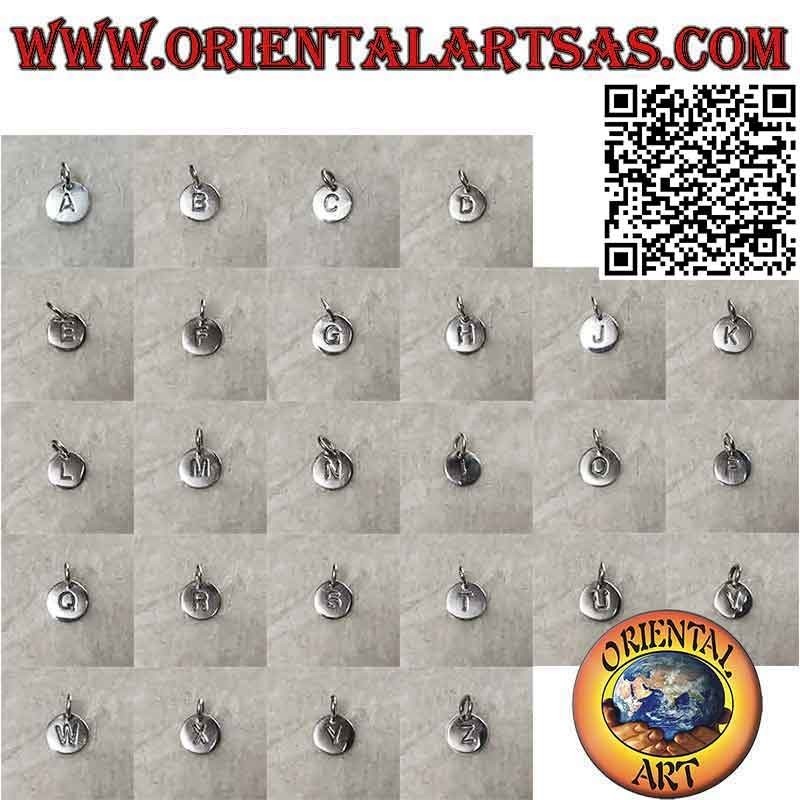 Silberanhänger, runde Medaille mit eingravierter Großbuchstabeninitiale