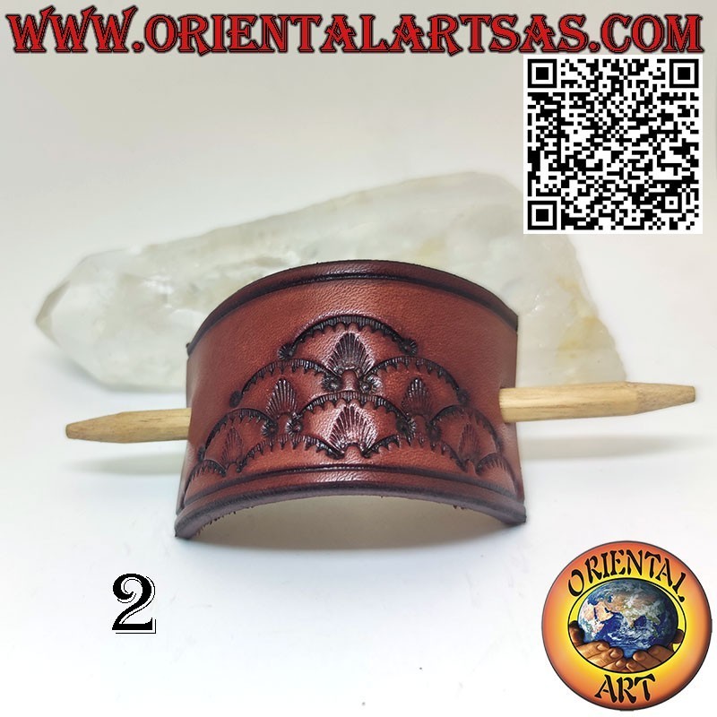 Barrette à cheveux rectangulaire en cuir perforé main avec épingle, marron