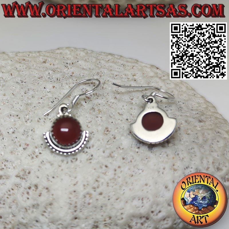 Orecchini in argento 925 con corniola tonda e semicerchio sottostante