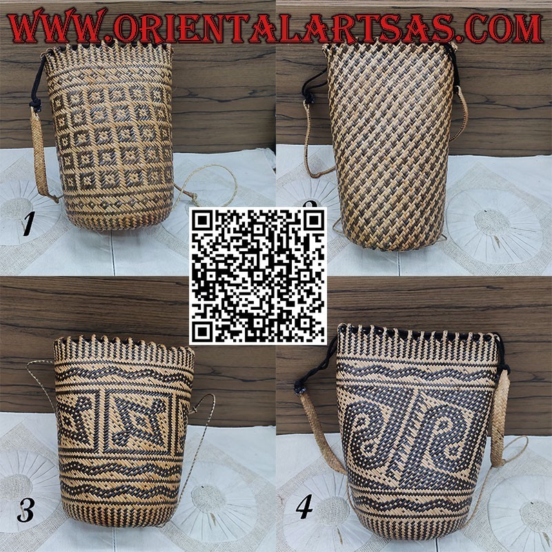 Mochila de mimbre tejida a mano hecha por los Dayaks de Borneo Kalimantan