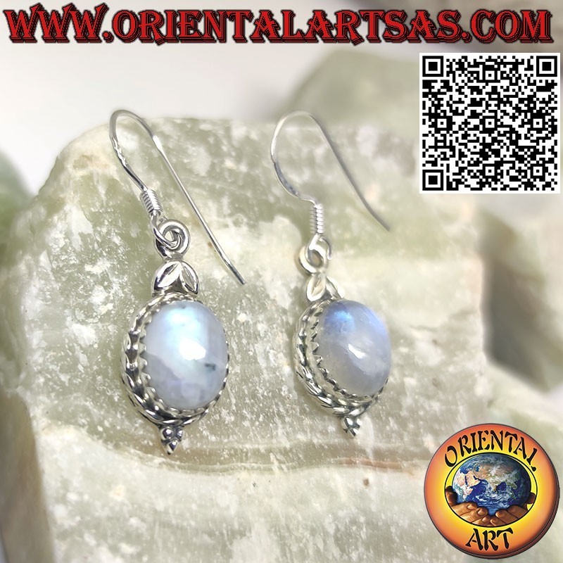 Pendientes de plata con piedra de luna arcoiris ovalada engastada