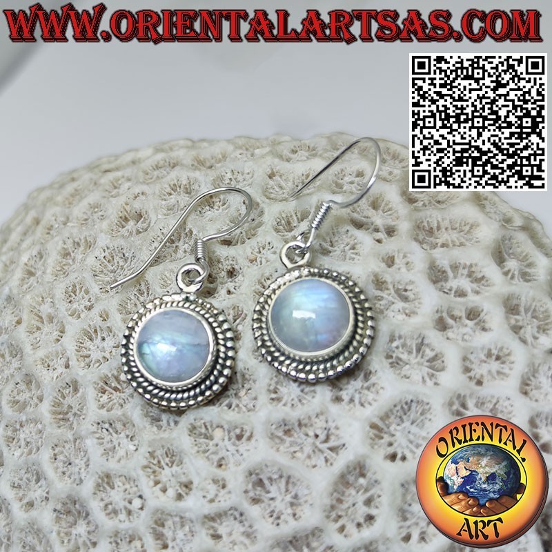 Boucles d'oreilles en argent avec pierre de lune ronde arc-en-ciel entourée de sphères