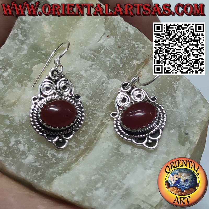 Boucles d'oreilles en argent avec cornaline ovale sertie en croix baroque