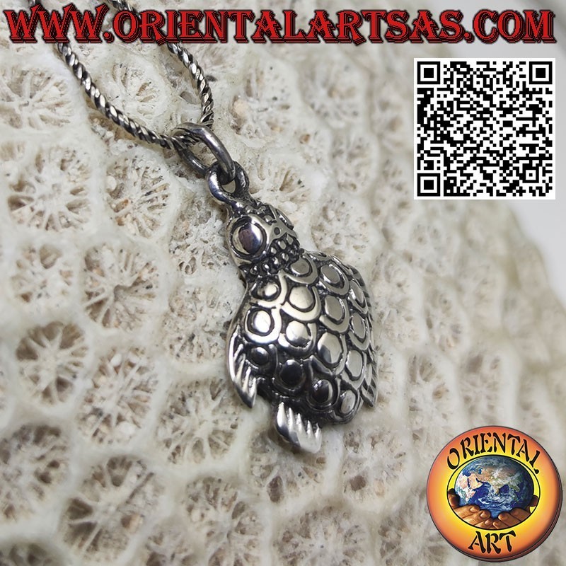 Pendentif en argent tortue de mer Caretta, symbole de résilience