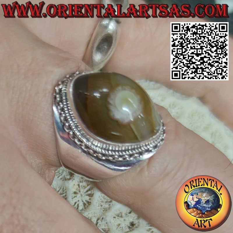 Anillo de plata con lanzadera de ágata ojo de Shiva beige y borde de cadena en engaste liso (e)