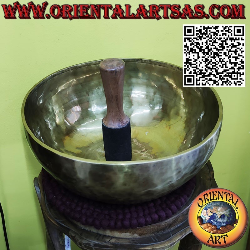 Campana tibetana 32 cm Ø, hz 98, peso 2830 g completa con badajo