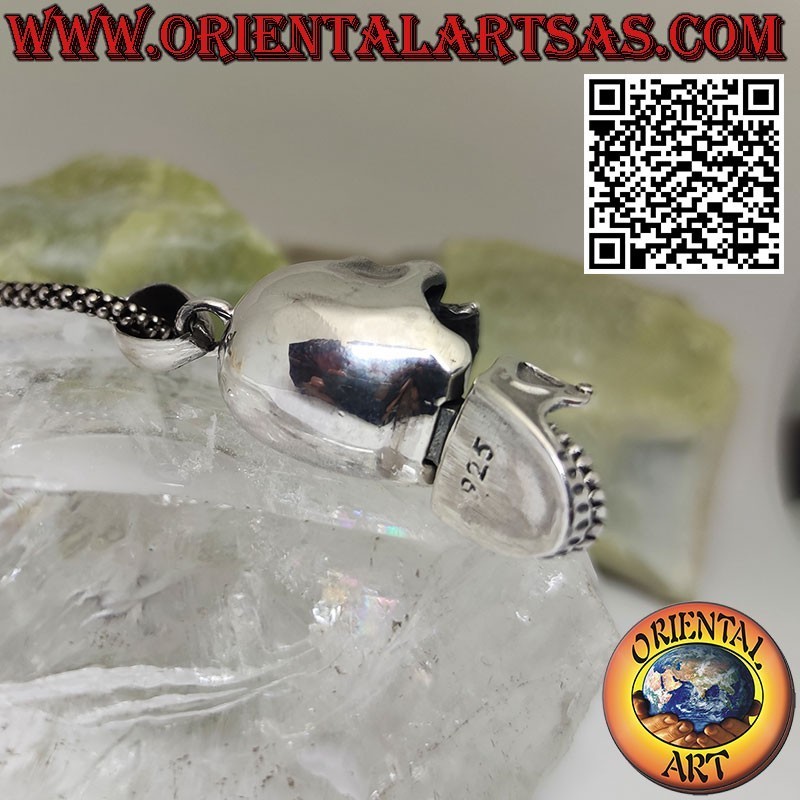 Pendentif en argent avec mandibule mobile