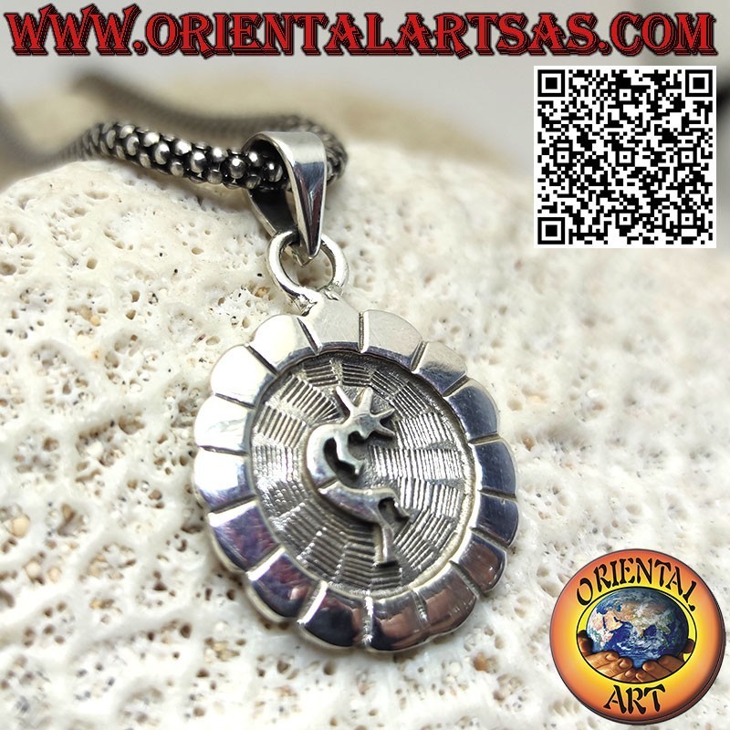 Ciondolo in argento con kokopelli ad altorilievo simbolo di felicità