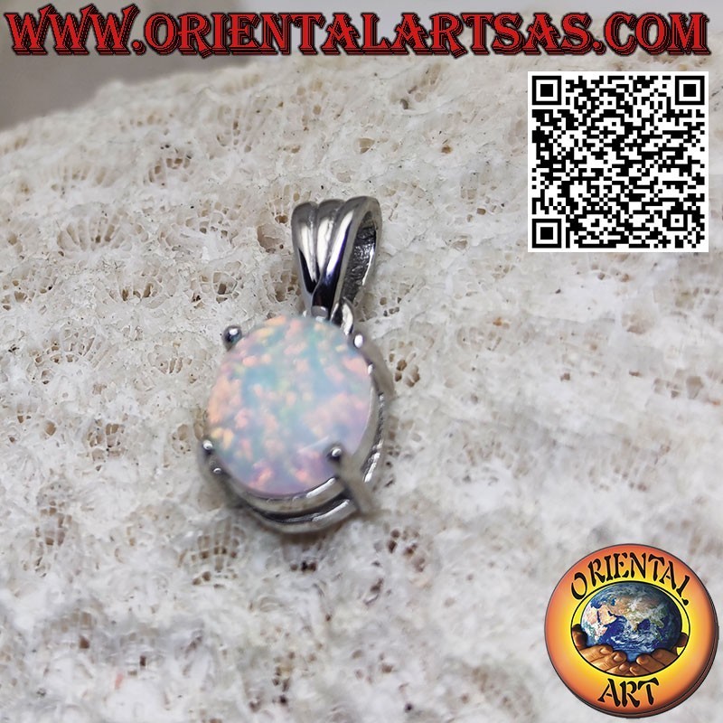 Pendentif en argent avec opale arlequin ovale sertie sur griffes
