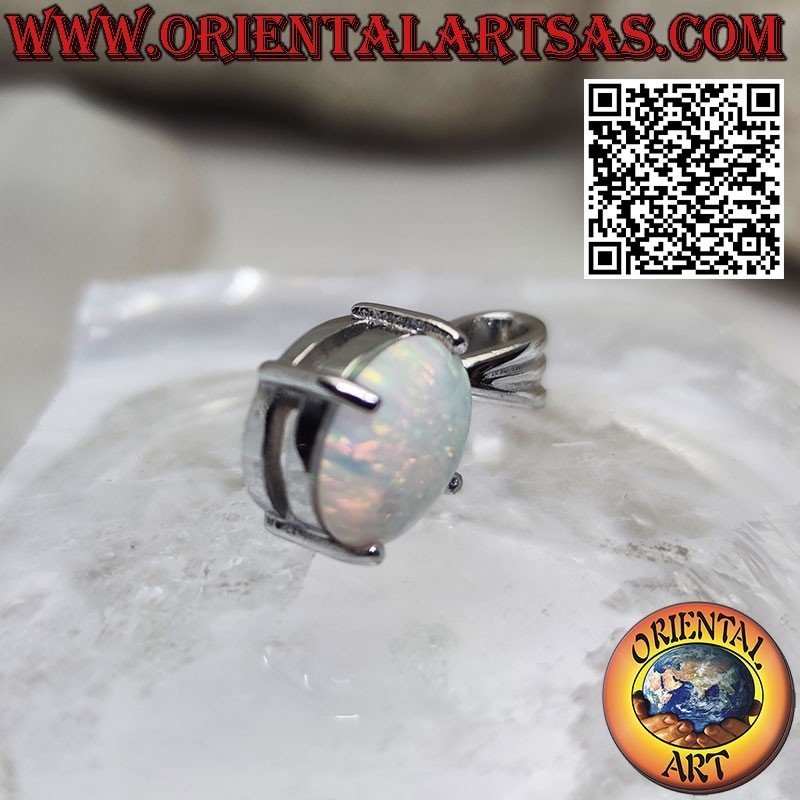 Pendentif en argent avec opale arlequin ovale sertie sur griffes