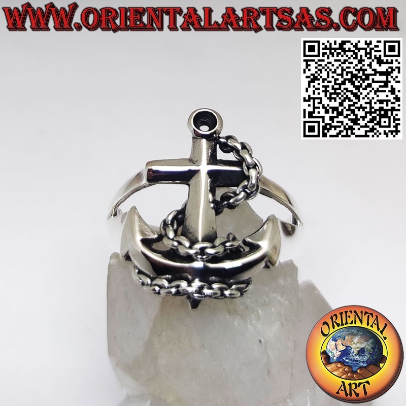 Anillo de plata con un gran ancla tridimensional símbolo de fuerza