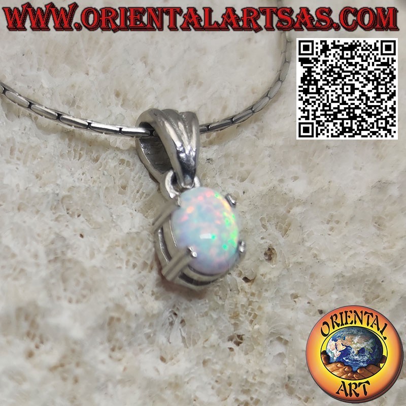 Silberner Anhänger mit kleinem ovalen Harlekin-Opal in Krappenfassung