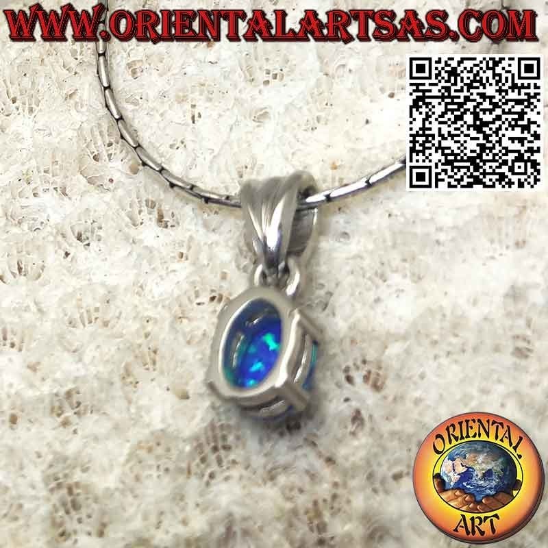 Colgante de plata con pequeñas puntas ovaladas de ópalo azul