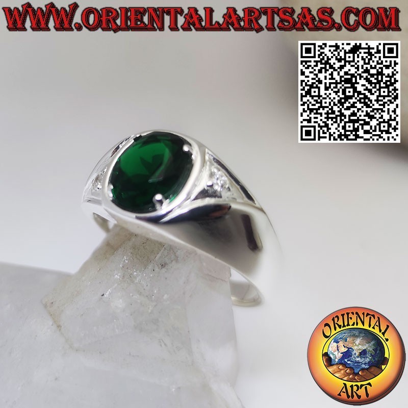 Bague en argent avec émeraude synthétique ovale sertie et zircons