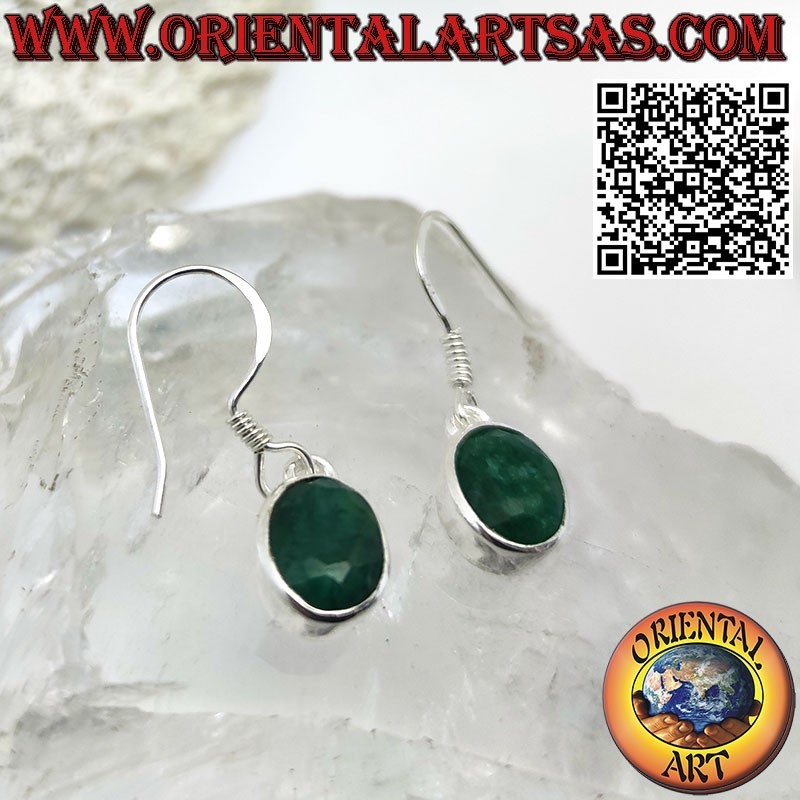 Boucles d'oreilles en argent avec émeraudes naturelles ovales serties