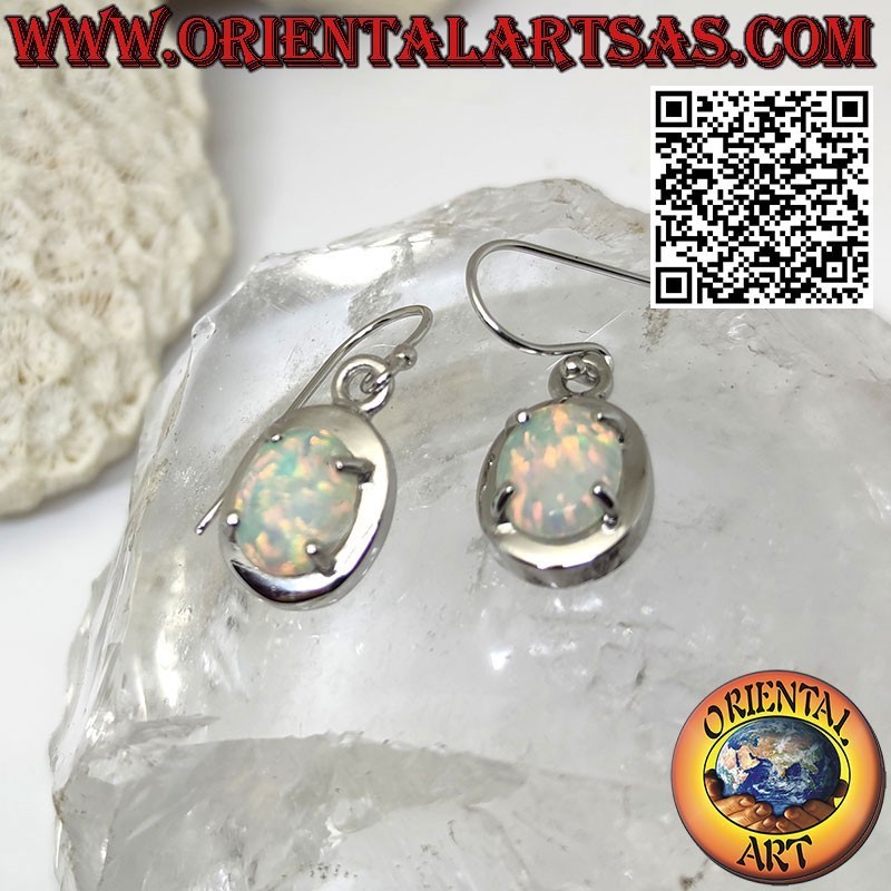 Silberohrringe mit ovalem blauem mystischem Opal mit glattem Rand