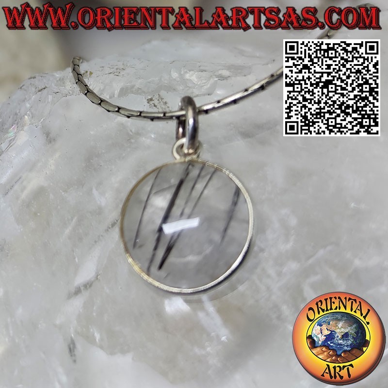 Pendentif rond en quartz naturel tourmaliné roulé avec seule tranche et crochet en argent 925‰ lisse