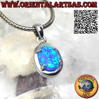 Colgante de plata con ópalo azul ovalado, borde liso y puntas