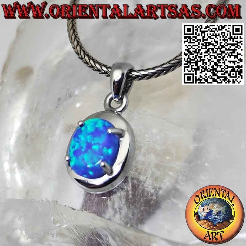 Ciondolo in argento con opale blu ovale, bordo liscio e griffe