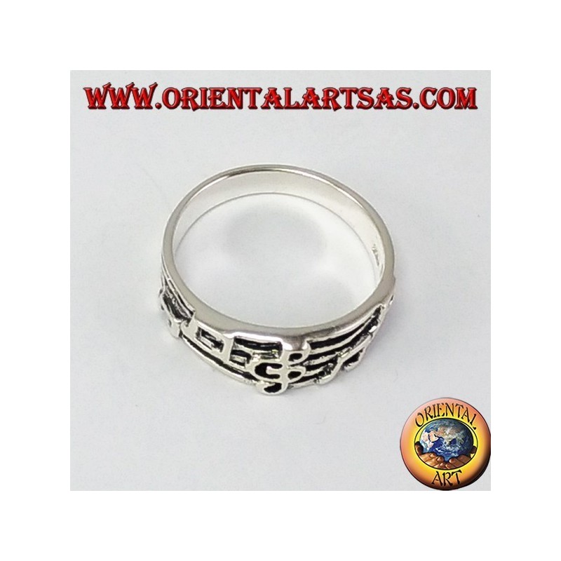 Anillo de plata clave de sol en el personal