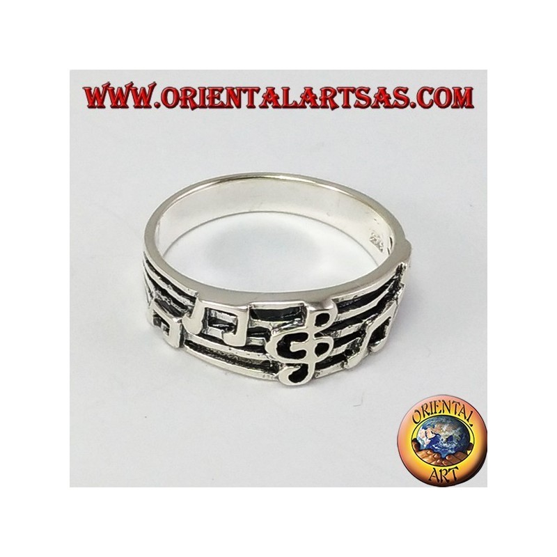 Anillo de plata clave de sol en el personal