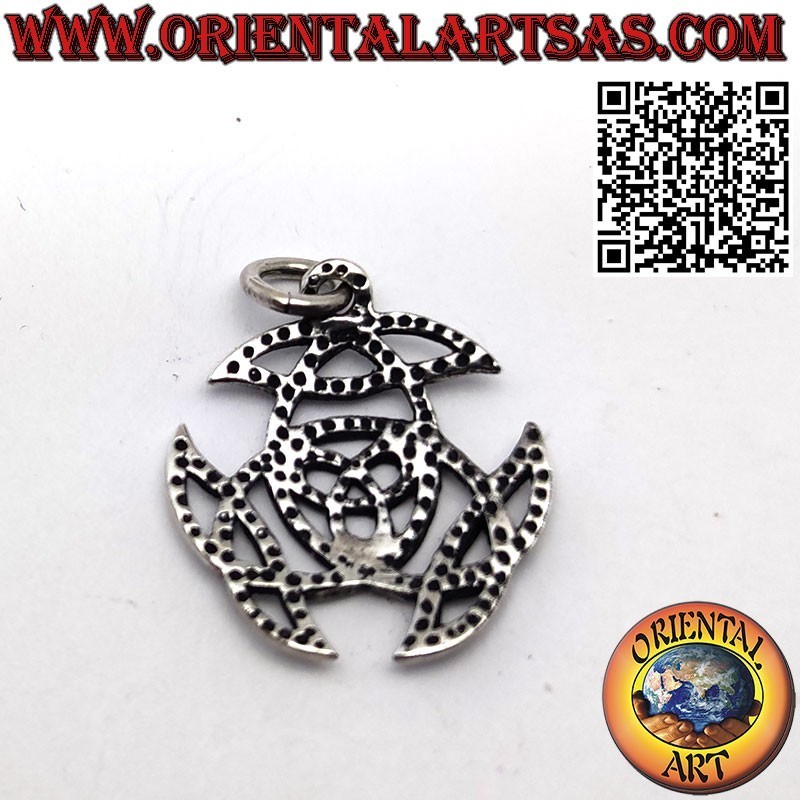 Pendentif en argent, triquetra carolingien et noeud celtique au centre