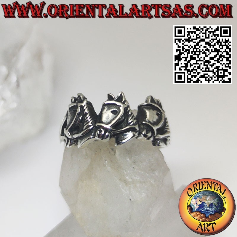 Silver ring, three horse heads with bridles
