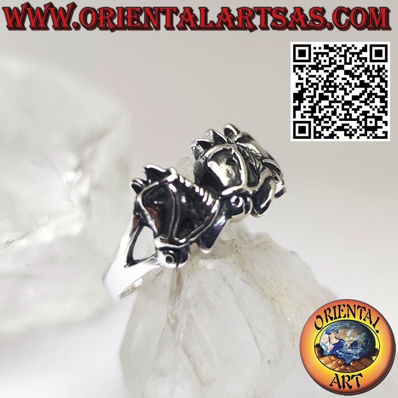 Silver ring, three horse heads with bridles