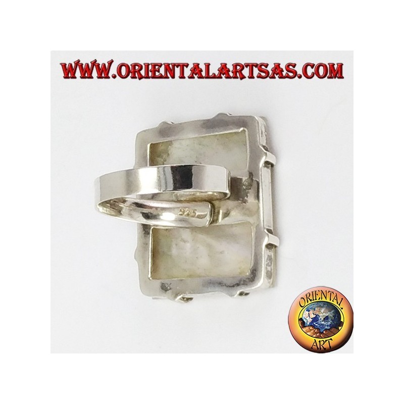 Bague en argent avec nacre rectangulaire avec des mâchoires
