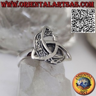 Anello in argento, Triquetra con luna celtica intersecata