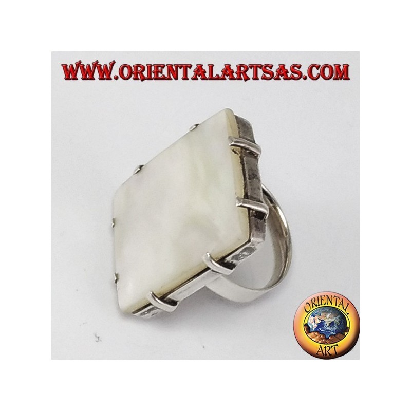 Bague en argent avec nacre rectangulaire avec des mâchoires