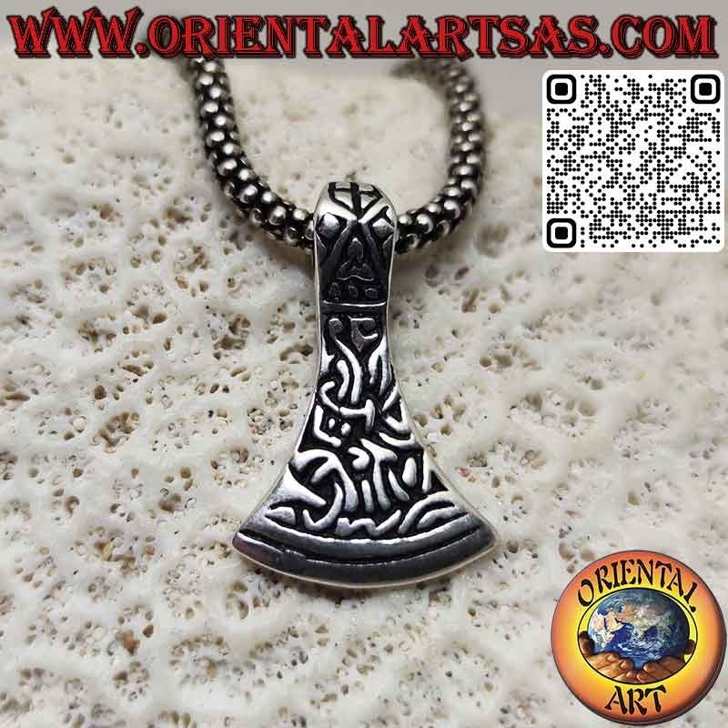 Colgante pequeño de plata con hoja de hacha nórdica con grabados celtas (leviatán)