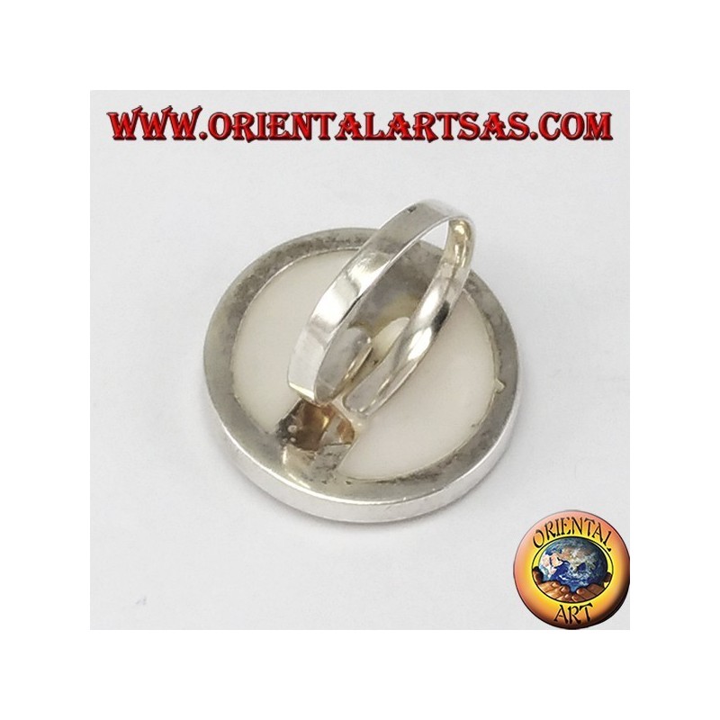 Anillo de plata con madre de la perla redonda