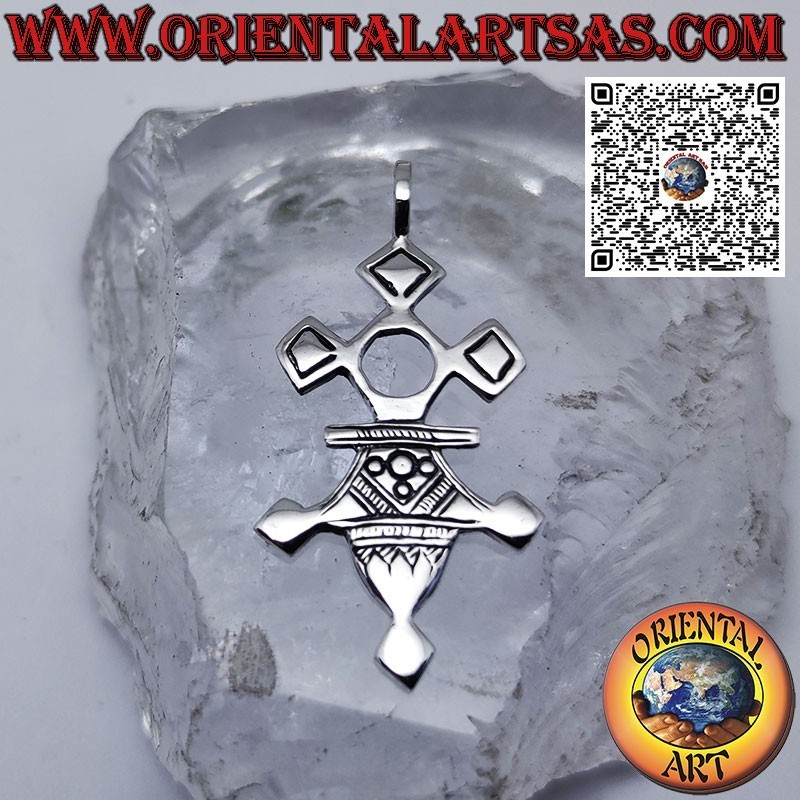 Silver pendant the Tuareg cross of Agadez, protection and prosperity
