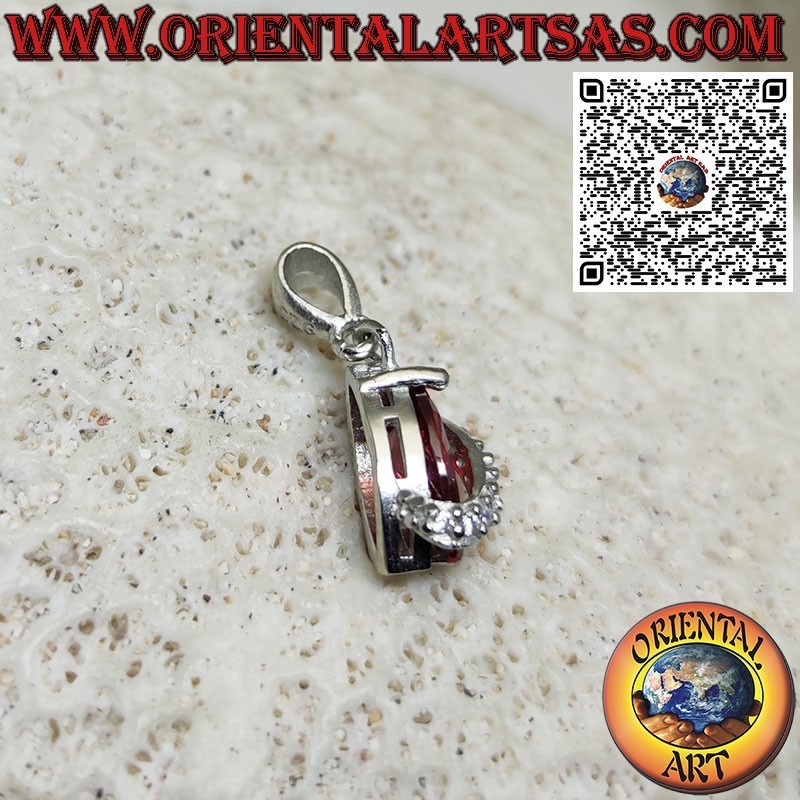 Pendentif en argent avec grenat navette surmonté de zircons