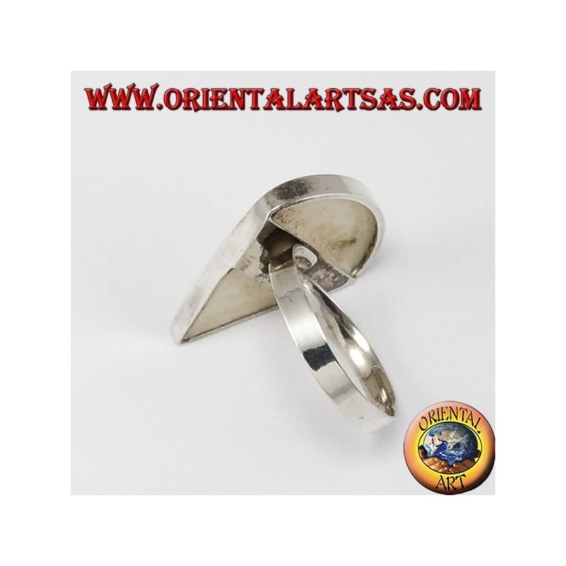 Anello d'argento con madreperla triangolare (settore circolare)