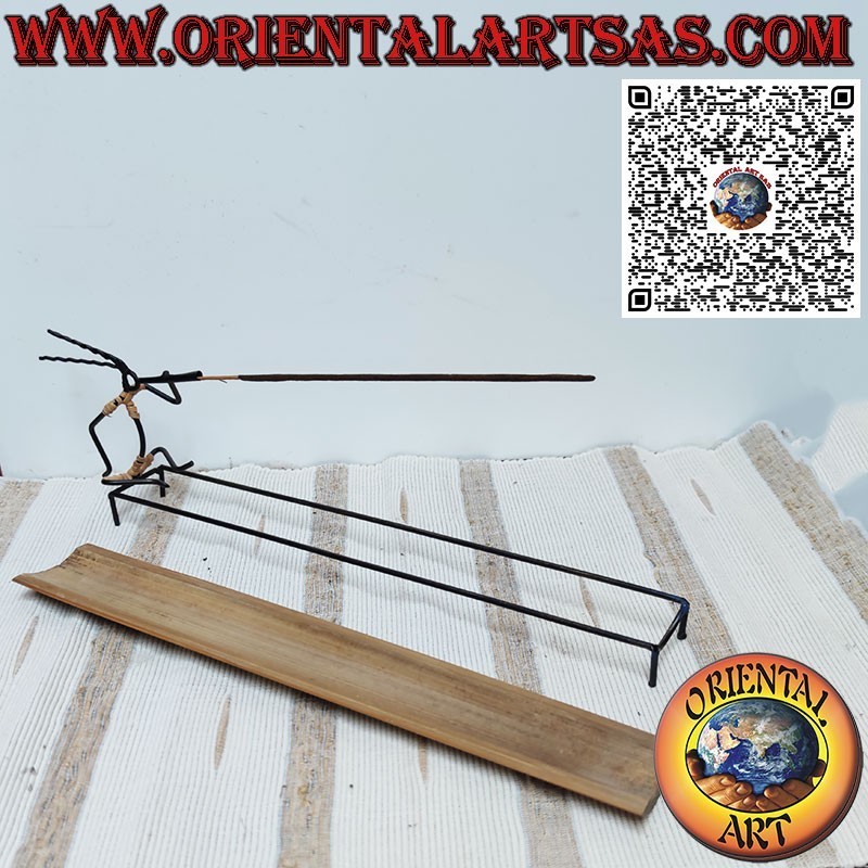 Brucia Incenso lungo in ferro battuto omino seduto e bambù fatto a mano