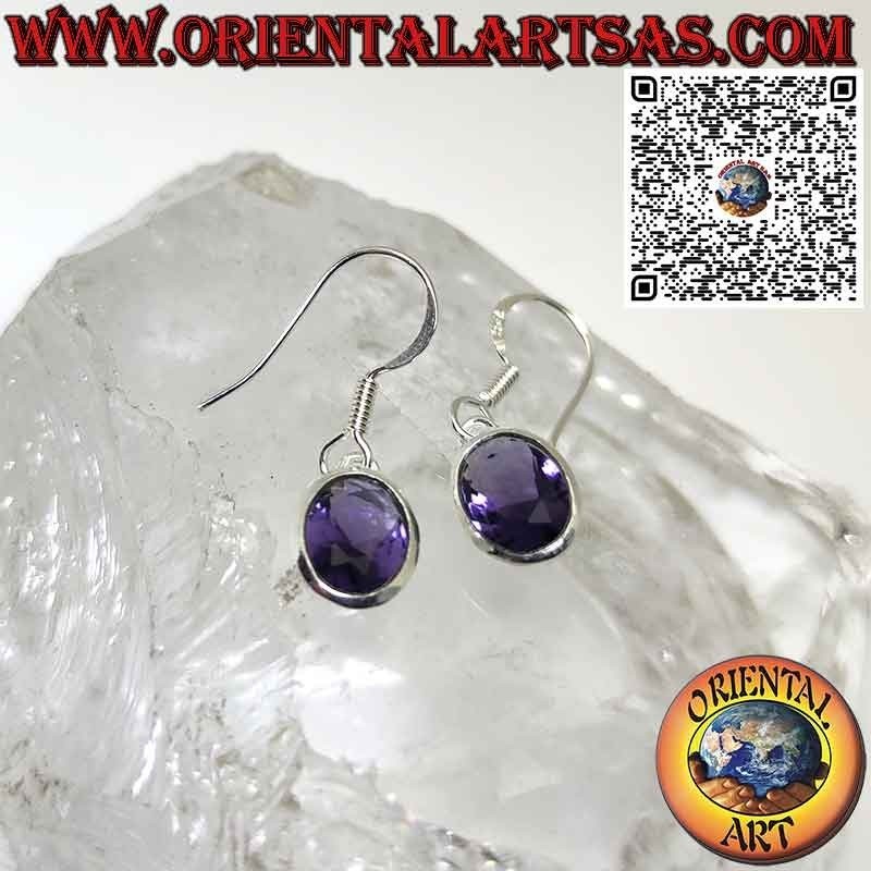 Boucles d'oreilles en argent avec améthyste ovale facettée à bord simple