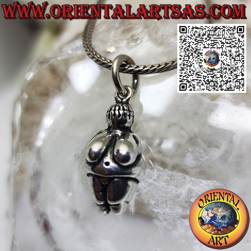Colgante de plata la Gran Madre o Diosa Madre, divinidad femenina