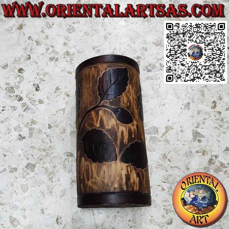 Einzelstamm-Schirmständer aus Holz, handgeschnitzt mit floralen Motiven